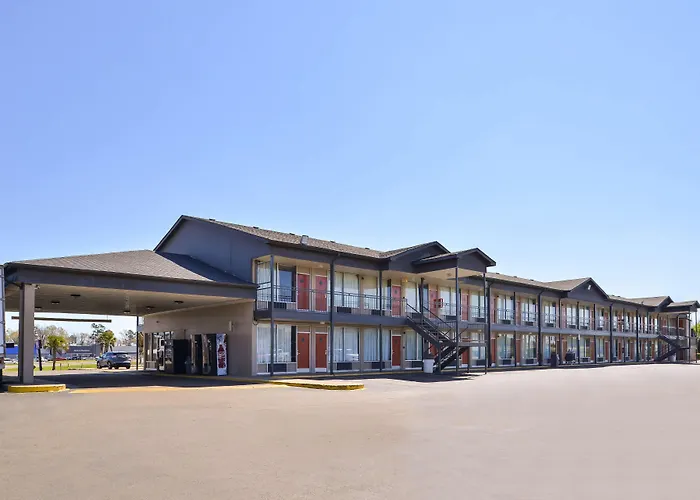 Cheap hotel: Americas Best Value Inn West Monroe